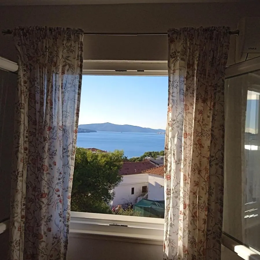 Apartmani Ivan Trogir 0*,