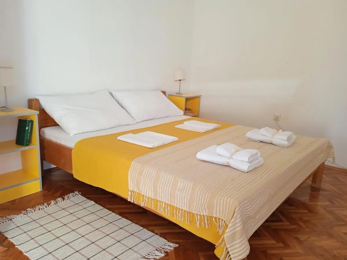 Apartmani Ivan Trogir 0*,  Croatia